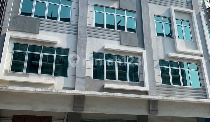 Tandem Ruko for Quick Sale in Toho Pik, North Jakarta
