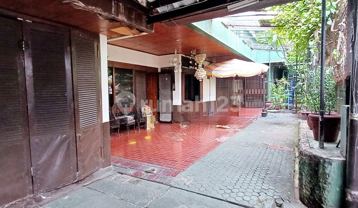 FOR SALE House in Cempaka Putih Tengah, Quiet and flood-free neighborhood. 2