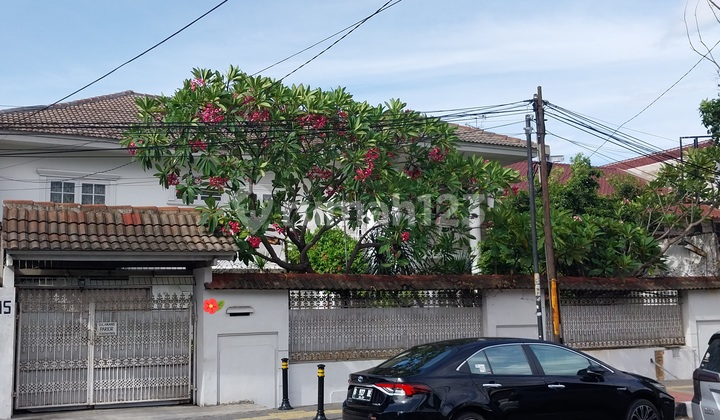 DIJUAL Rumah Megah Akses Jalan Lebar 3 Mobil DIJUAL Rumah Megah Akses Jalan Lebar 3 Mobil