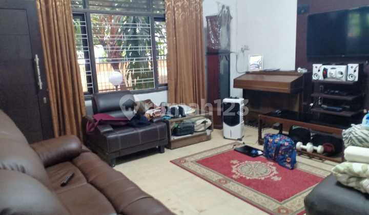 DIJUAL Rumah 1,5 Lantai, seluas 231m2 di Rawamangun 2