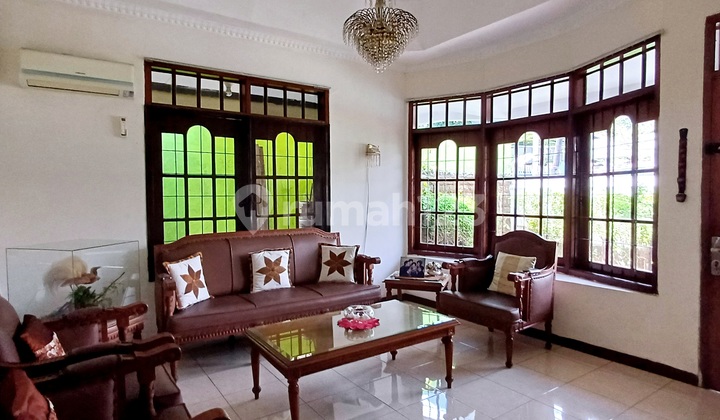 FOR SALE Ready-to-Occupy Hook Position House in Rawamangun 2