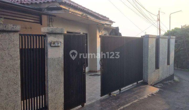 Dijual Rumah Hook 3 Lantai Seluas 183m2 1