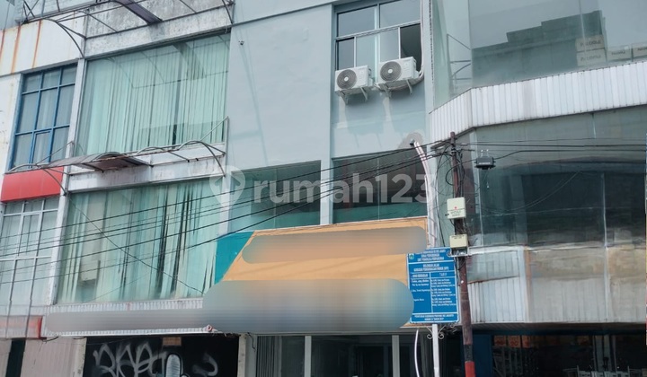 DIJUAL Ruko 3 Lantai, hadap Timur, di Pinangsia Jakarta Barat