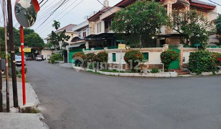 DIJUAL Rumah 1,5 Lantai, seluas 231m2 di Rawamangun