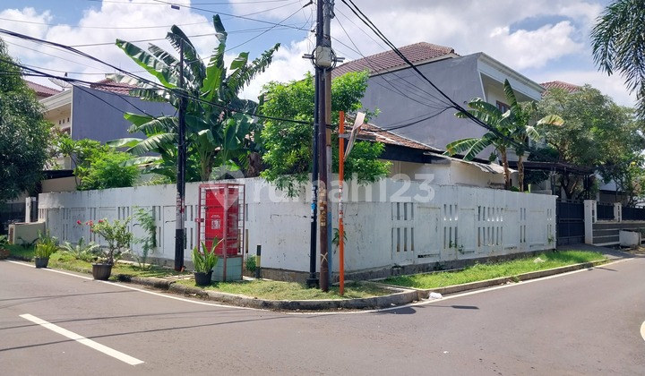 Dijual Rumah Lama Seluas 359M2 di Cempaka Putuh Barat Dijual Rumah Lama Seluas 359M2 di Cempaka Putuh Barat
