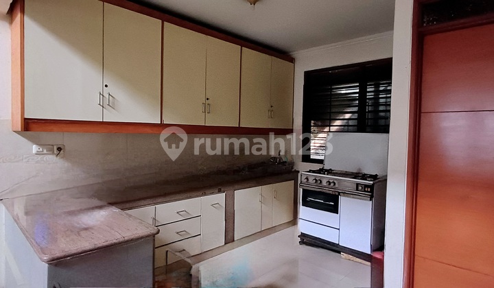 DIJUAL Rumah di Lingkungan Tenang, dekat dengan akses Tol 2