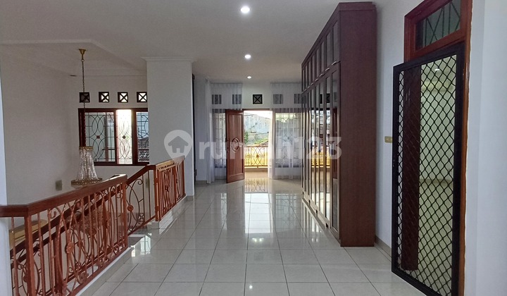 DISEWA Rumah Megah, 5 Kamar Tidur, Siap Huni 2