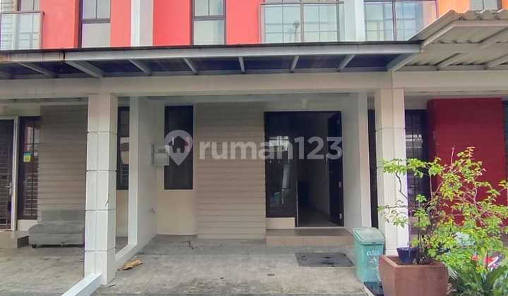 Selling at a loss: 2 units of 2-story ready-to-occupy houses in Green Village Tangerang.