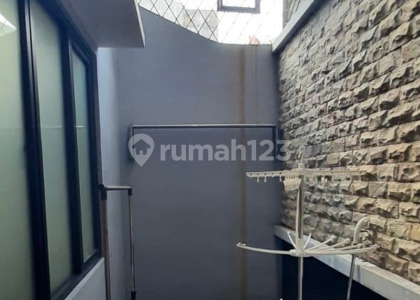 Rumah 2 Lantai Cantik Full Furnished Siap Huni Sudah Shm Bisa Kpr Semua Bank Nusaloka Bsd  2