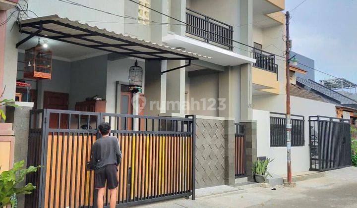 Rumah 2 Lantai Cantik Siap Huni Strategis Griyaloka Bsd  1