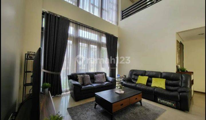 Rumah 3 lantai lokasi premium full furnished Nava Park BSD City 2