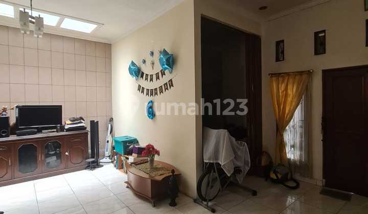 Rumah pinggir jalan sangat strategis bisa untuk usaha Pamulang Tangerang Selatan