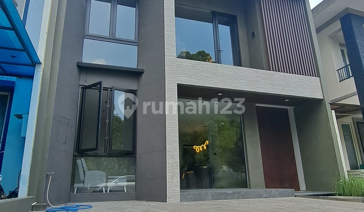 Semi-Furnished 3-Story New House in Alam Sutera Semi-Furnished 3-Story New House in Alam Sutera