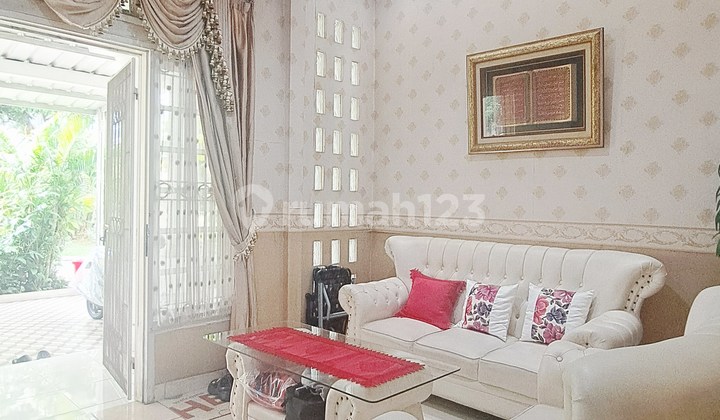 Rumah 2 Lantai Bagus Super Strategis Graha Raya Tangerang Selatan