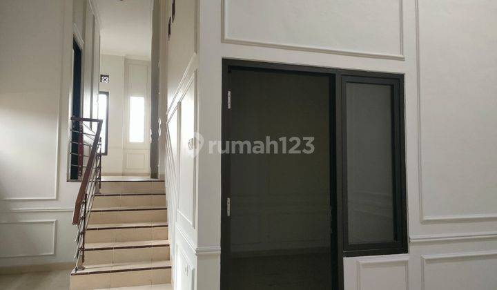 Rumah 2 Lantai 4 Kamar Tidur Dekat Pasar Modern Griyaloka Bsd 2