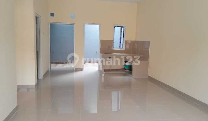 Rare Find: New Single-Story House Ready to Occupy, Eligible for KPR from All Banks, Near Mosque, Near Toll Road, Near Market, Near School, Nusaloka BSD. 2