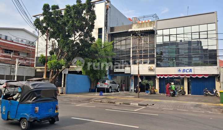 Ruko 3.5 Lantai Strategis Dijalan Utama Jalan Biak Jakarta Pusat