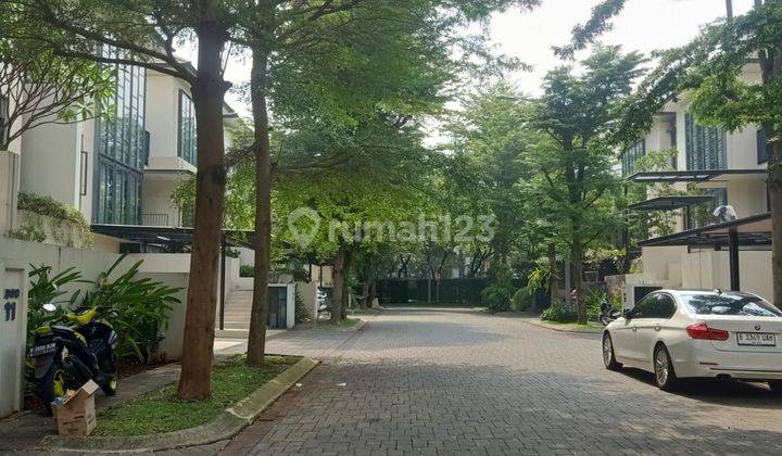 Rumah 2 Lantai Semi Furnished Lokasi Premium Nava Park Bsd City 2