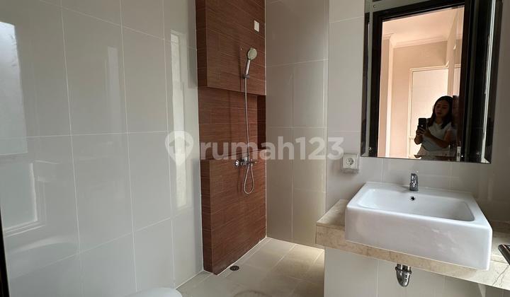 Rumah 2 Lantai Siap Huni Jarang Ada Lokasi Premium Dekat Tol Dekat Stasiun Royal Blossom Bsd 2