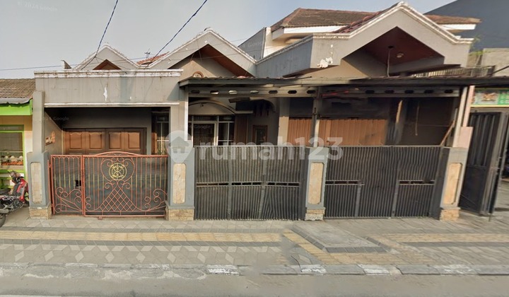 Rumah pinggir jalan sangat strategis bisa untuk usaha Pamulang Tangerang Selatan