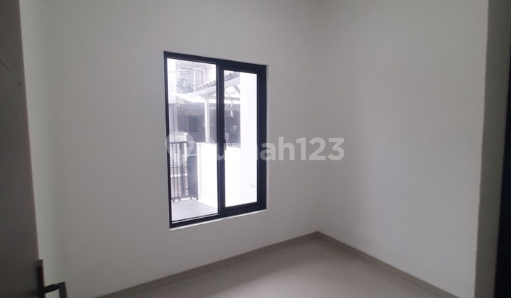 Rumah baru siap huni bisa KPR semua Bank 3 kamar tidur Regency Melati Mas Tangerang Selatan 2