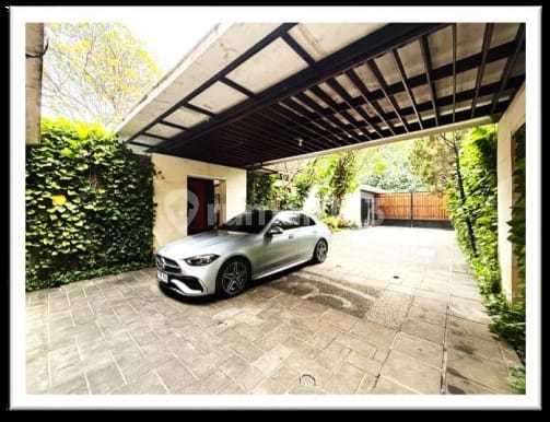 Well-Maintained Luxury House in Jagakarsa, South Jakarta Well-Maintained Luxury House in Jagakarsa, South Jakarta