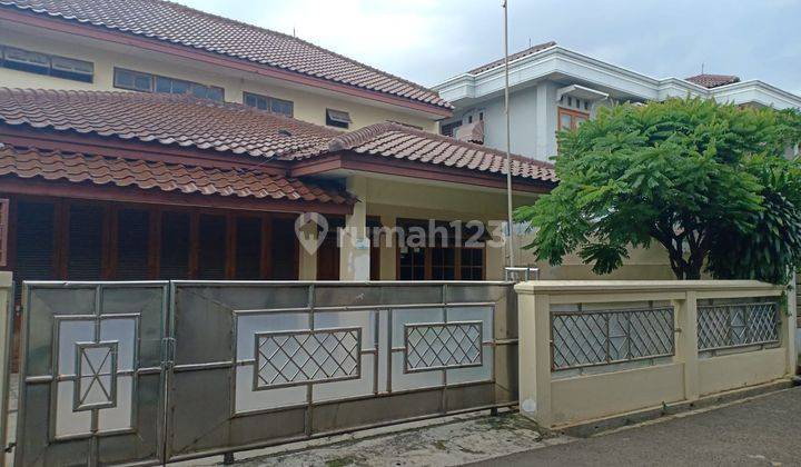 Rumah semi mewah di tanah kusir jakarta selatan 1