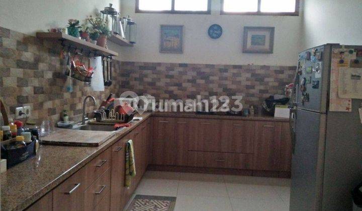 Rumah ini cukup bagus dan terawat di Palm puri bintaro 2