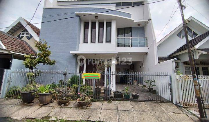 Rumah cukup bagus 2 caport di sektor 3 bintaro 2