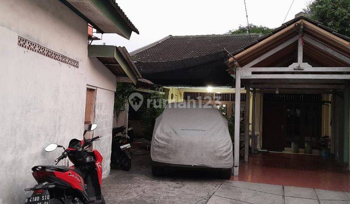 Rumah lama jalan depan 2 mobil di daerah pejaten barat jakarta selatan 2