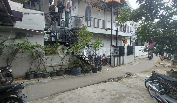 30-Door Boarding House Near STAN Campus Bintaro 2