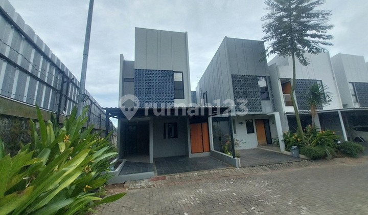 Jual Cepat Rumah Cantik 2 Lantai Di Serua Ciputat 2