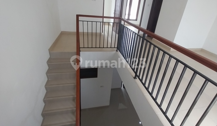 Rumah Baru Dekat Stasiun Dan Bintaro Plaza 2
