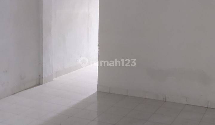 Rumah 2 lantai dekat area kuliner 