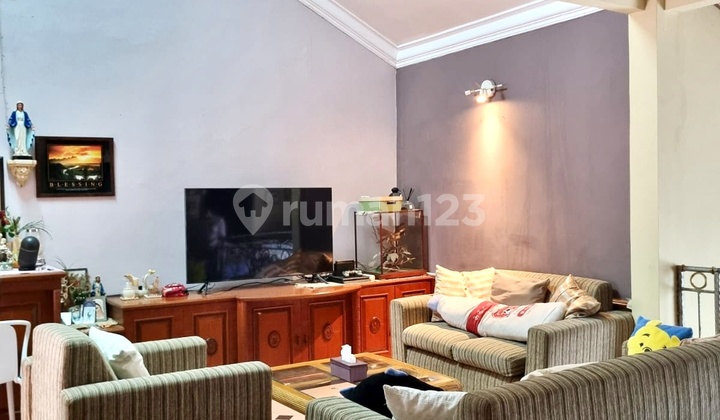 FOR SALE Giri Loka BSD House Neat Semi Furnish Cheap 2