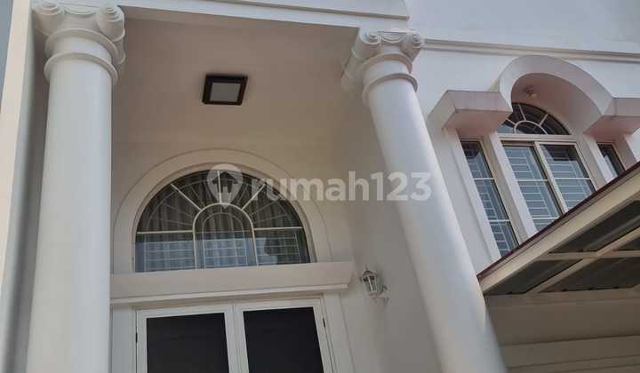 Dijual Rumah Siap Huni 3 Lantai Lokasi Damar Golf Pik, Luas 8x18 2