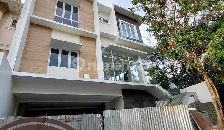 For Sale Pik Kuda Laut Corner House, Land Size 13.5x20 271m², Building Size +600m²