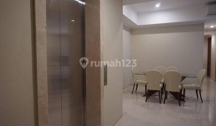 Dijual,apartemen Taman Anggrek Residences, Type Condo 3+1 Bedroom, Private Lift Fully Furnished. 2