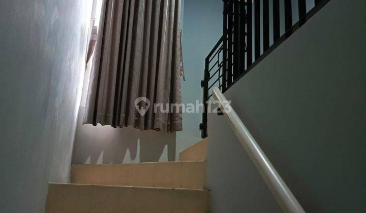 Dijual Rumah Fully Furnished Lokasi Green Court, Luas 6x15