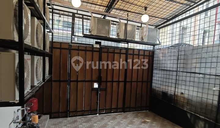 FOR SALE NEW BOARDING HOUSE HIGH ROI 8-9%/YEAR at Jembatan Lima Raya (Next to Mandiri Bank/Bhineka School) FOR SALE NEW BOARDING HOUSE HIGH ROI 8-9%/YEAR at Jembatan Lima Raya (Next to Mandiri Bank/Bhineka School)