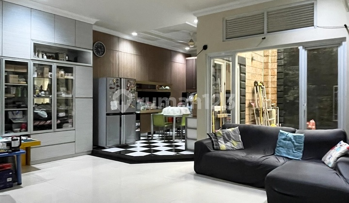 Dijual MURAH! Rumah Crystal Summarecon Serpong Full Renov Cantik Dijual MURAH! Rumah Crystal Summarecon Serpong Full Renov Cantik