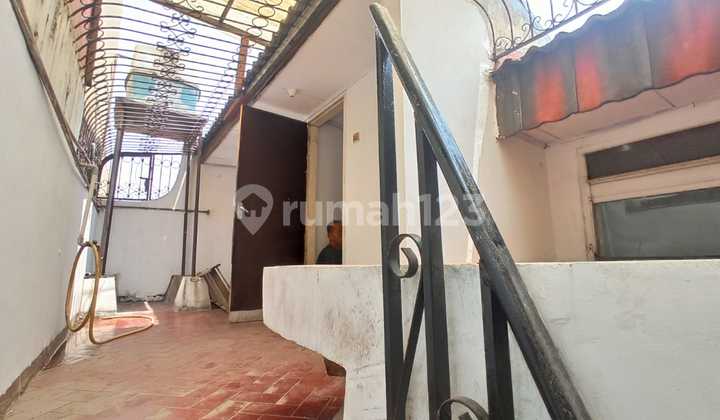 For Sale House in Daan Mogot Estate 2