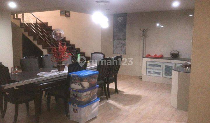 Dijual Cepat Rumah 3 Lantai Lokasi Green Garden, Luas 266 2