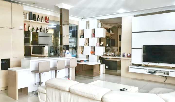 Dijual Rumah Mewah di Kelapa Puan Kelapa Gading Jakarta Utara, Lt 377 m² 2