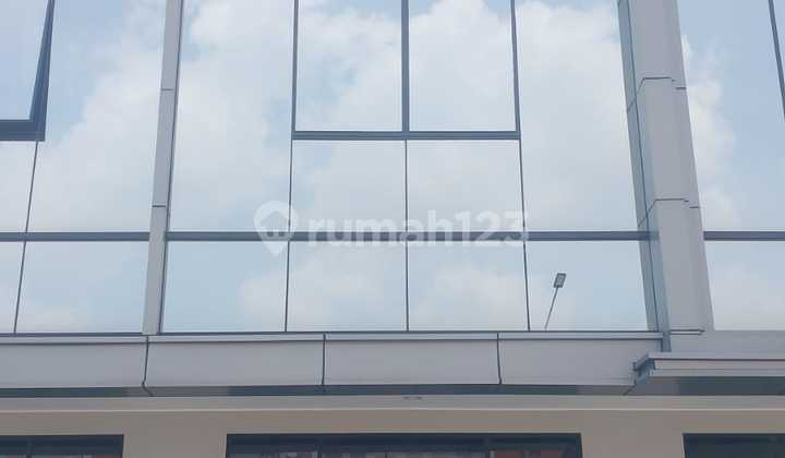 Disewakan Ruko Lokasi Pik2 Osaka Danau, Luas 4X15