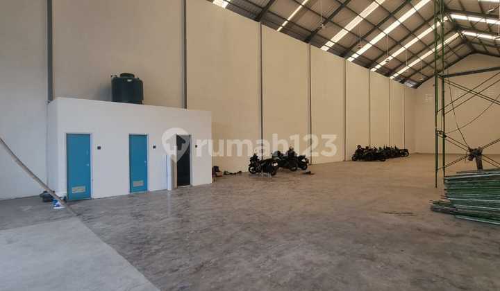 Warehouse for Rent in Kapuk Poultry Farm, West Jakarta Warehouse for Rent in Kapuk Poultry Farm, West Jakarta