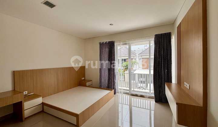 Disewakan Rumah Rapi Semi Furnish di Nara Village, Gading Serpong