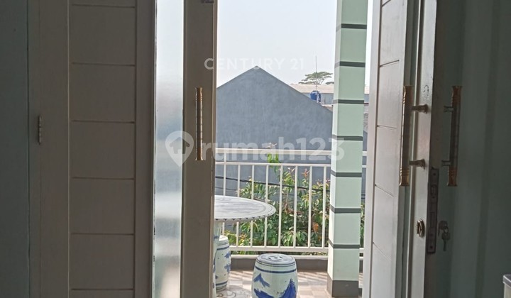 For Sale Furnished House Plus Kitchen Set Strategic Location in Serua Depok 2