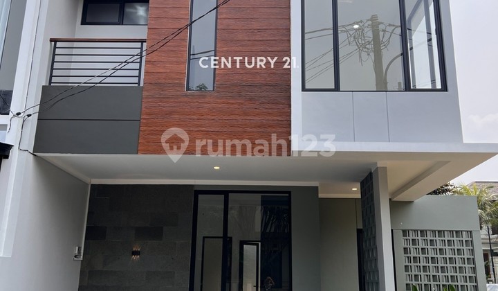 For Sale Strategic House Attractive Price in Bintaro Tangsel