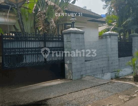 For Sale Luxury House Strategic Location Move-In Ready In Kemang